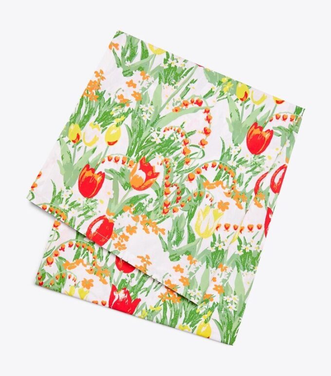 Garden Oblong Tablecloth, 126″ X 70″ Garden Oblong Tablecloth, 126″ X 70″