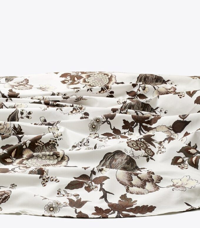 Happy Times Bouquet Round Tablecloth, 90″