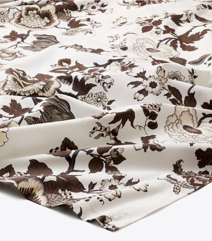 Happy Times Bouquet Square Tablecloth, 70″ X 70″