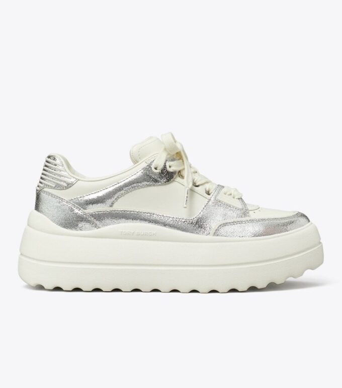 Stage Sneaker
